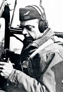 Le commandant Antoine de Saint-Exup�ry lors de son engagement de 1940 � 1944 dans le groupe de reconnaissance 2/33 � Savoie � aux alentours de Bastia-Borgo